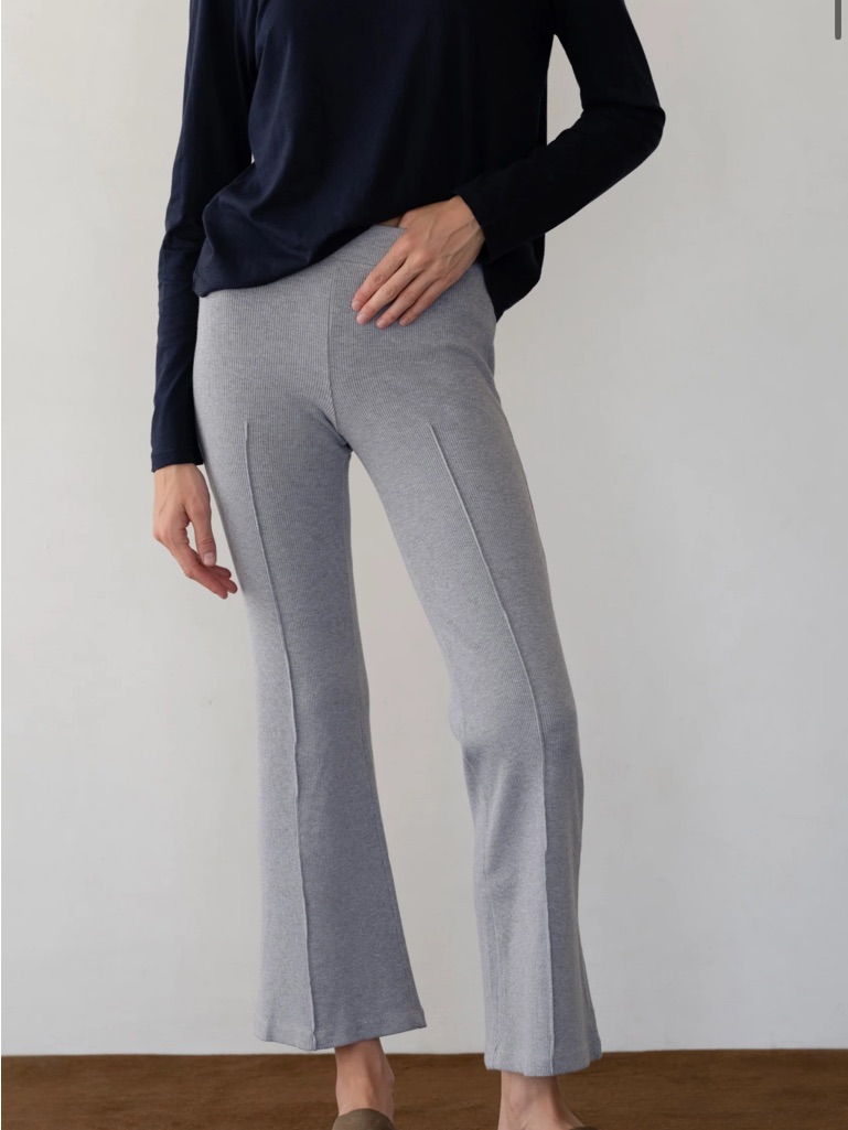 Donni. Rib Kick Flare In Heather Gray
